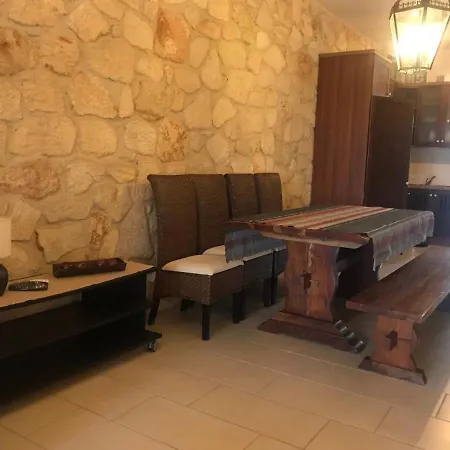 Valia Suite, Stone House *