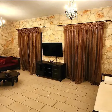 Valia Suite, Stone House * Сиври